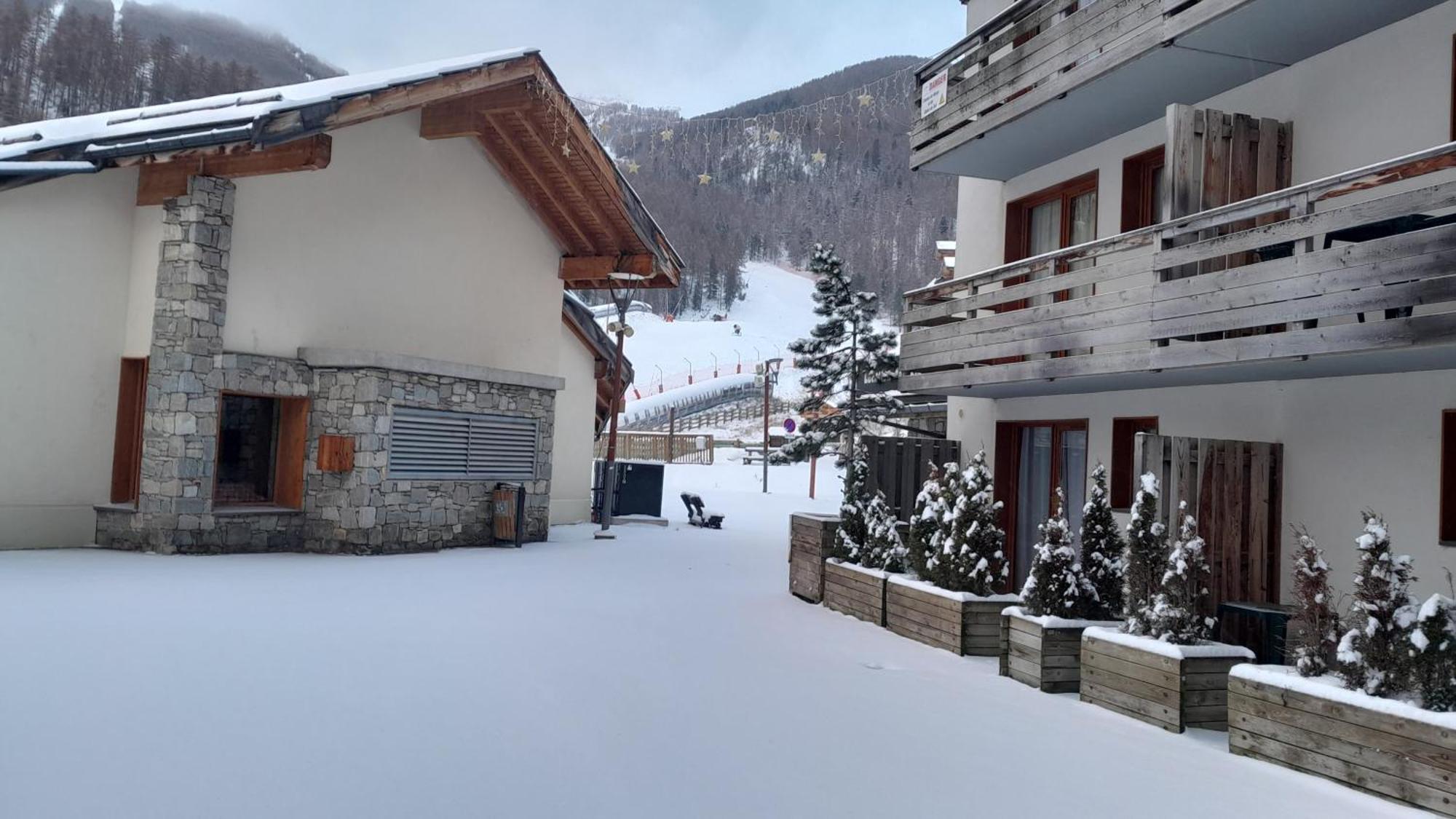 Chaleureux Appartement Au Coeur Des Orres 1800, Menage Compris Les Orres Luaran gambar